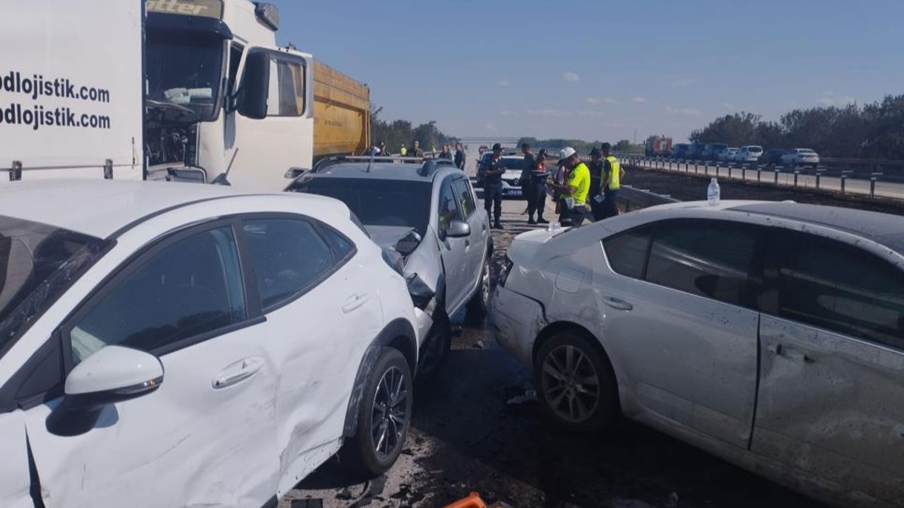 Edirne’de zincirleme kaza: 12 araç karıştı, 2 ölü, 36 yaralı!