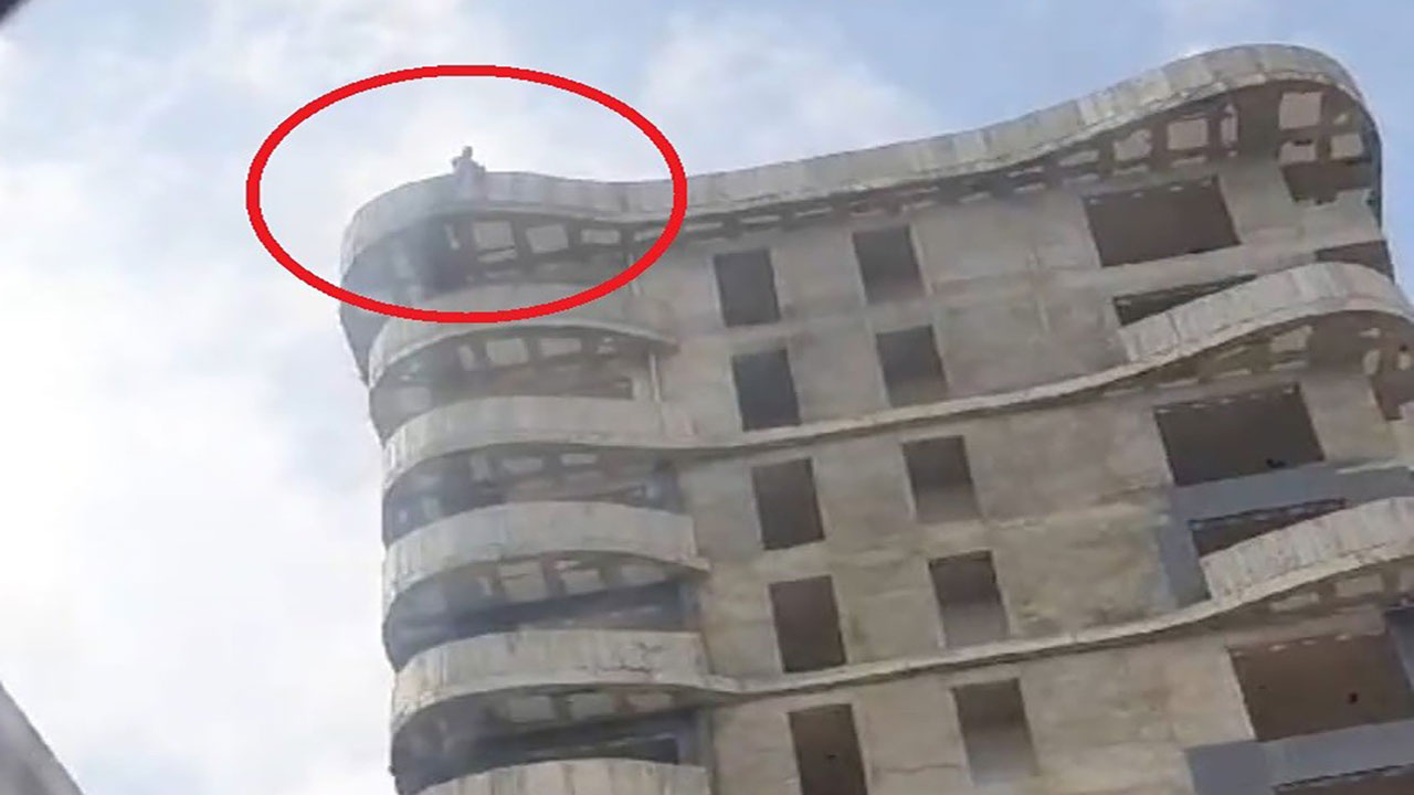 Samsun’da 11 katlı inşaattan intihar etemey çalışan şahısı polisler ikna etti!