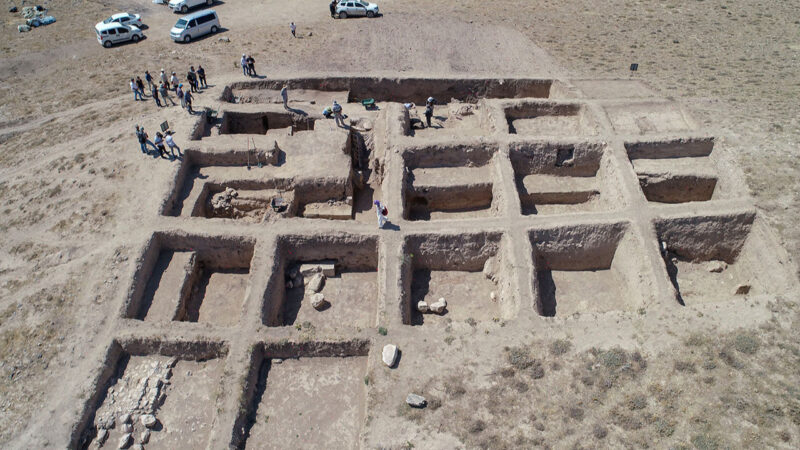 Van’dan tarih fışkırıyor! Garibin Tepe’de Urartular’a ait anıtsal yapı grubu bulundu!